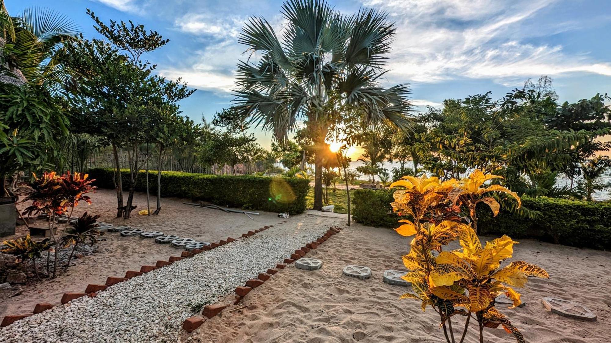 Ampazony Oasis Lodge Mahajanga Εξωτερικό φωτογραφία