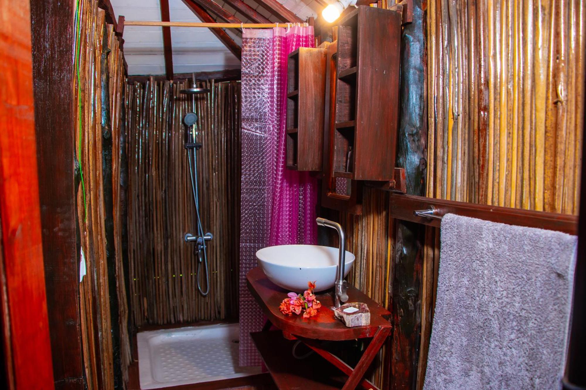 Ampazony Oasis Lodge Mahajanga Εξωτερικό φωτογραφία