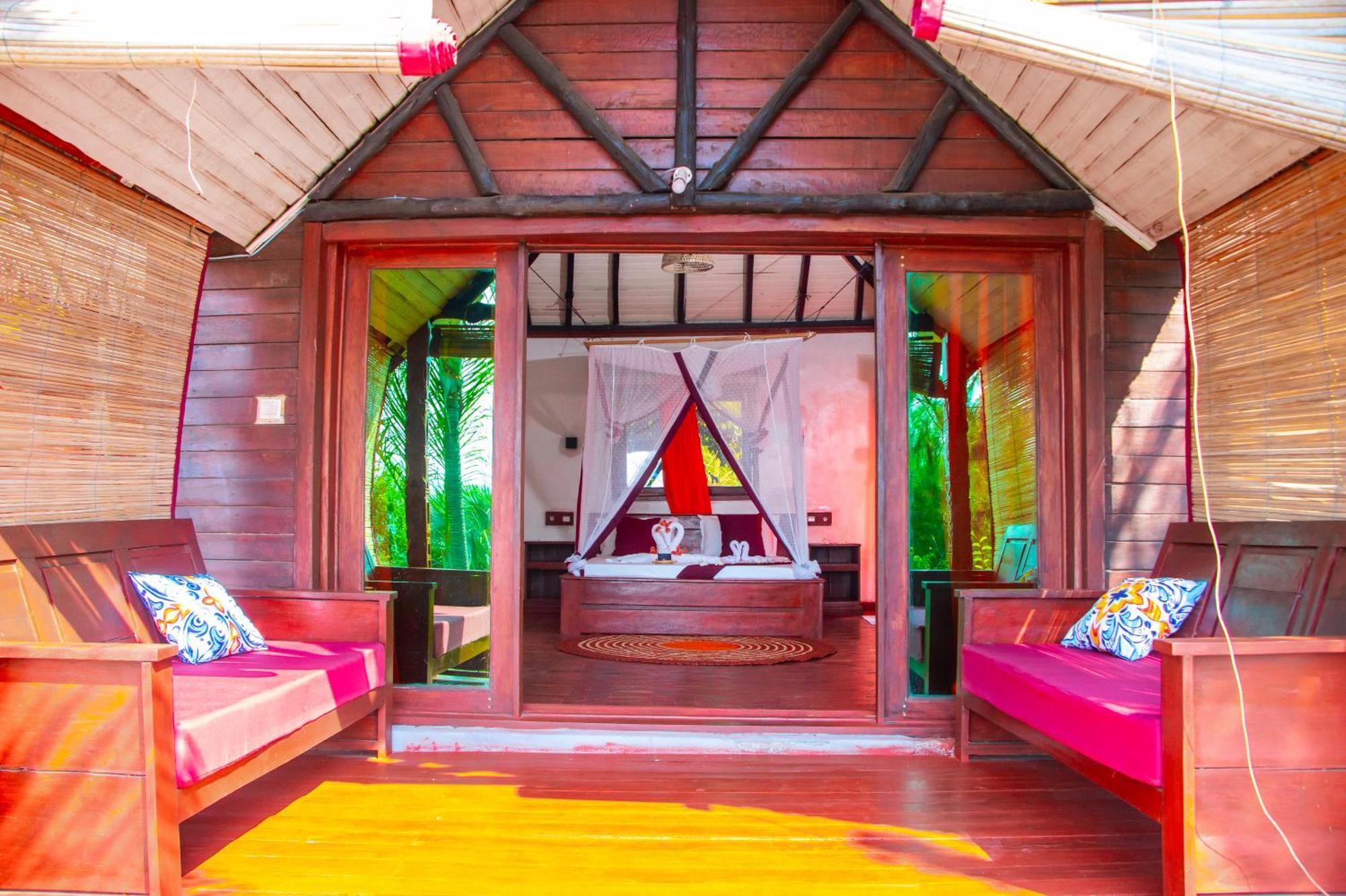 Ampazony Oasis Lodge Mahajanga Εξωτερικό φωτογραφία